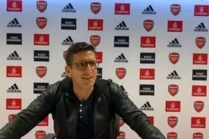 Τορναρίτης στο "Emirates" δίνει... συνέντευξη! (βίντεο)