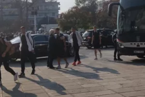 Άφιξη με Σαββίδη και αποθέωση Βιεϊρίνια (φώτος)