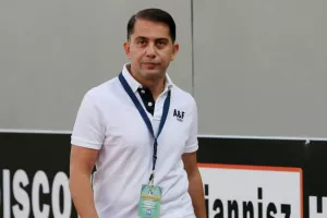 ΑΝΤΙΔΡΑΣΗ/Πρωί πρωί στο Κολόσσι ο Κίρζης 