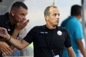 Μπορεί να αποχώρησε αλλά... (Η κίνηση του Κοσμά) 
