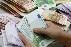 Τραπεζίτης/Δάνειο/Σωματείο