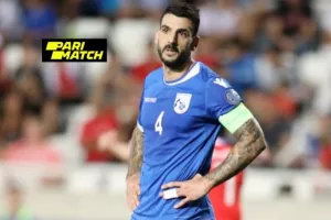 Μερκής/Νέες φανέλες για Σαββάκη