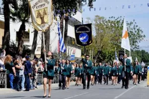 (UPD) Μπέρδεμα με τις μαθητικές παρελάσεις