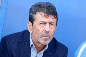 Δεν προχωράει του Πετράκη