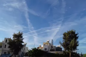 Μας ψεκάζουν;
