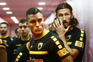 ΕΚΤΟΣ ομάδας για ένα μήνα!