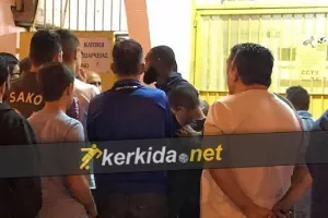 Βγήκε και ΜΙΛΗΣΕ στον κόσμο μετά τις αποδοκιμασίες
