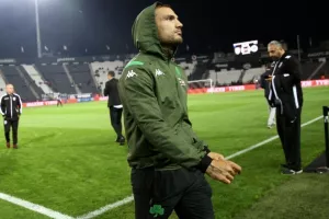 Σκέφτεται να ζητήσει να φύγει ο Μολό 