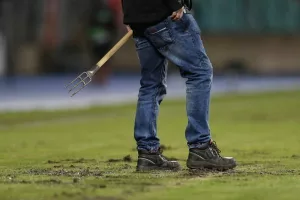 Γήπεδο Ντούντελανζ-ΑΠΟΕΛ/Άνθρωπος της UEFA επιβλέπει τα έργα