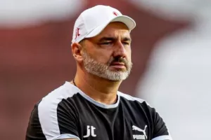 Πρόταση σε Jindřich Trpišovský;;;