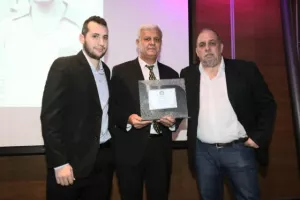 ΦΩΤΟΣ/Όμορφη βραδιά Γενεθλίων και βραβεύσεων για το ΑΠΟΕΛ