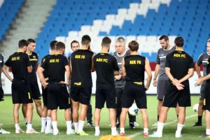 Κωστένογλου: «Παίξτε για τον εαυτό σας και την ΑΕΚ»