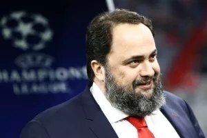 Ο Μαρινάκης στο ξενοδοχείο πριν την προπόνηση