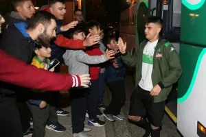 «Ζεστή» υποδοχή για τον Παναθηναϊκό στο Αγρίνιο (φώτος)