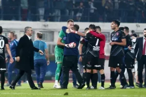Στο δόγμα "μαζί μας ή εχθρός μας", να προσπαθείς να είσαι καθαρός