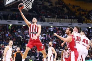 Ερυθρόλευκο... χαρμάνι πριν το ΟΑΚΑ