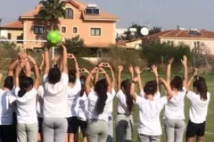 Ξενάγηση στην ΑΡΕΝΑ για τα παιδιά του Ε' Δημοτικού Αραδίππου (Φώτος)