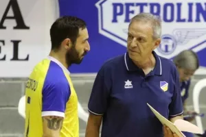ΑΠΟΕΛ/Ντεμπούτο