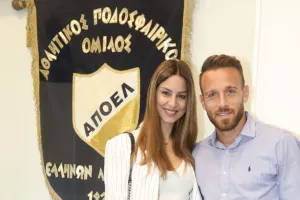 ΜΟΝΟ ΑΠΟΕΛ Κωνσταντίνα/ΝΕΚ!