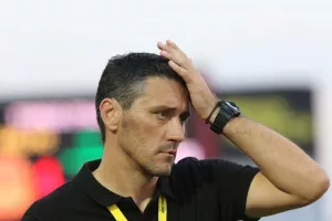 Δεν ησυχάζει ο ΝΤΟΥΣΑΝ...