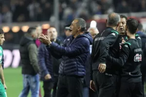 Το «χειροκρότημα» του Δώνη... 
