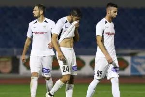4 γκολ...