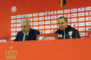 ΜΠΕΝ ΣΙΜΟΝ: "Ελπίζω να είναι με μένα το μέλλον της Εθνικής!"