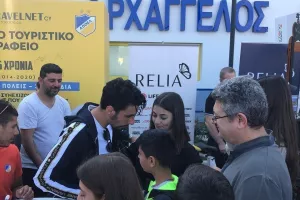 (ΦΩΤΟΣ) Λατρεία για τους παίκτες στο FANDAY