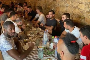 ΑΠΟΛΛΩΝ/Γεύμα... στου Μελή 