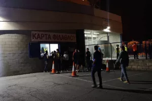 Λίγος κόσμος και... κάρτα φιλάθλου (Φώτος)