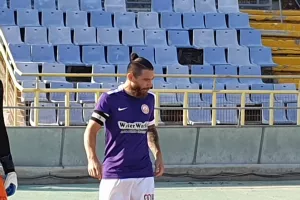 ΤΡΙΠΟΝΤΟ με Σάλιτς (φώτος) 