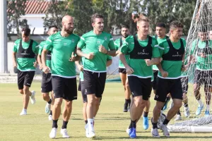 ΚΛΙΚΣ... απ' το "Ηλίας Πούλλος"