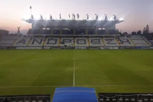 Έριξε ΤΕΣΣΑΡΑ με μαέστρο τον Ράγιος... (Φώτος)