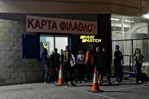 Λίγος κόσμος και... κάρτα φιλάθλου (Φώτος)