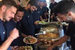 Δεξιώθηκε τον ΑΣΙΛ μετά το φιλικό
