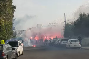 ΝΤΟΠΕΣ έξω από το γήπεδο πριν το ντέρμπι