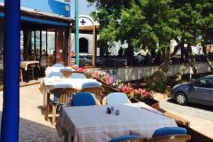 Αγία Νάπα/"Γεύμα είς μνήμη του Ισαάκ Σολωμού"