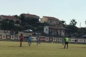 Παίζουν μπάλα οι μικροί/ΕΝΗΜΕΡΩΣΗ