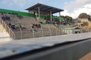Πρέπει περισσότεροι...