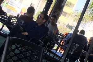 Βγήκε για... καφέ!