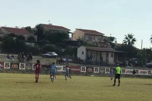 Παίζουν μπάλα οι μικροί/ΕΝΗΜΕΡΩΣΗ
