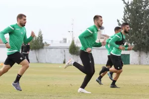 (ΦΩΤΟΣ) Φορτσάρει για ΑΠΟΕΛ