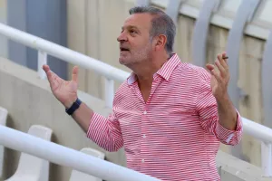 Έχει δρόμο
