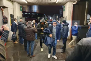 (ΦΩΤΟΣ/ΑΠΟΕΛ) Άφιξη στο γήπεδο 