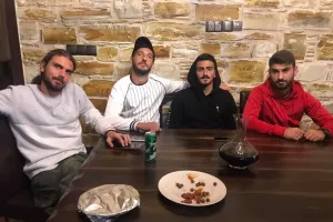 Δεξιώθηκε τους ποδοσφαιριστές (φώτος)