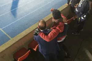 (Ντε Καμάργκο) Με την... αύρα του ΣΚΟΡΕΡ/ Αγκαλιές με Πρόδρομο (Φώτος)