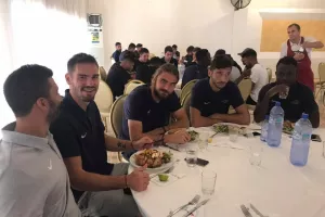 Δεξιώθηκε τον ΑΣΙΛ μετά το φιλικό
