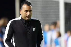 Σωφρόνης/Τι άλλο είδε στο… εξωτερικό; 