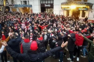 "Ερυθρόλευκη" παρέλαση στο Λονδίνο (φώτος)
