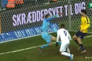 Ο ΠΙΕΡΟΣ... μπήκε ΚΑΙ τα ΚΑΡΦΩΣΕ!!!